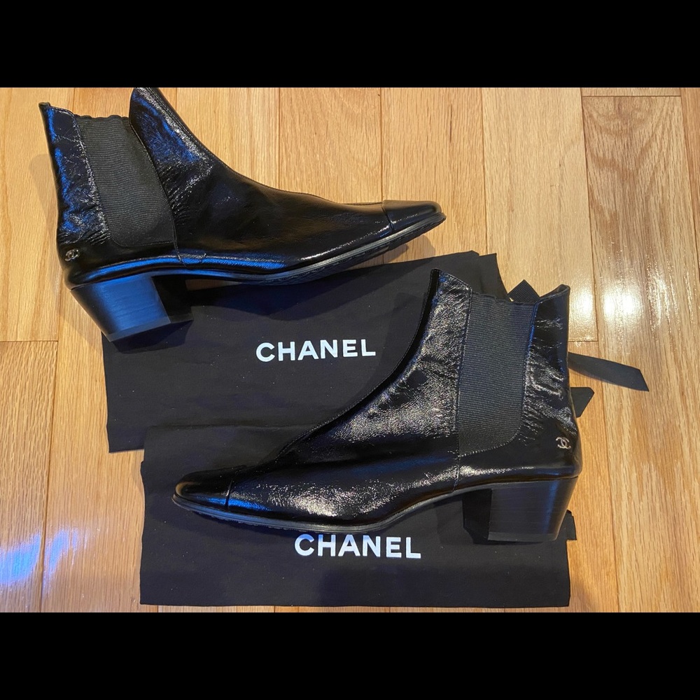 Chanel Stretch Laminated Leather Gored Ankle Boots/Booties